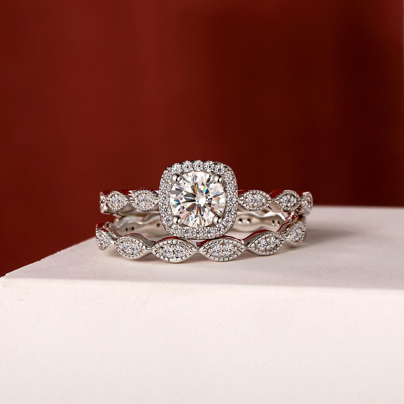 Jeulia Vintage Halo Round Engagement Ring Set Sterling Silver