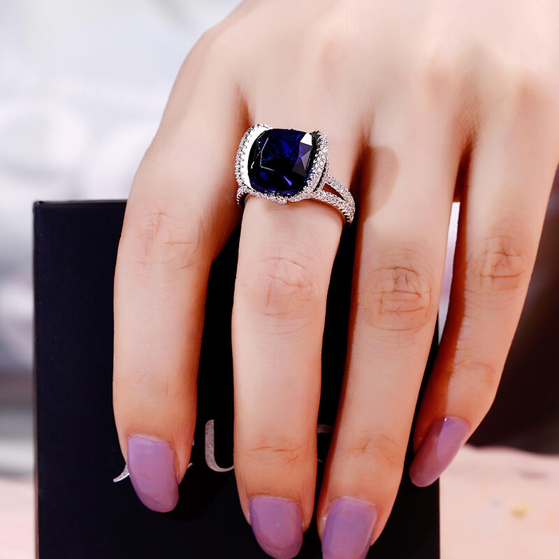 Jeulia Unique Halo Design Cushion Cut Sterling Silver Ring