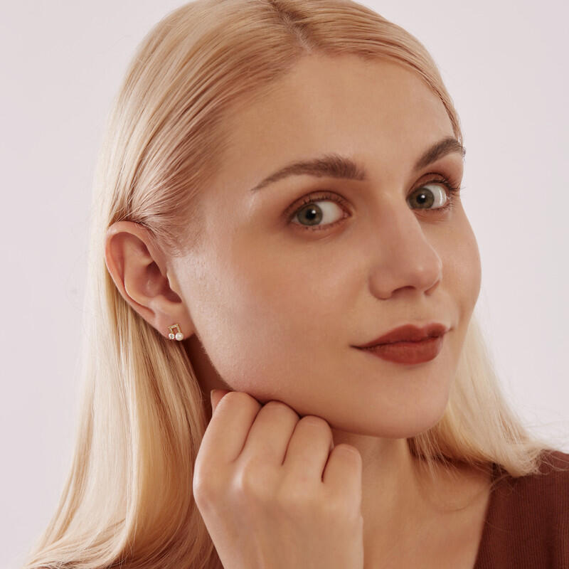 "Love Around The Corner" Round Cut Stud Earrings