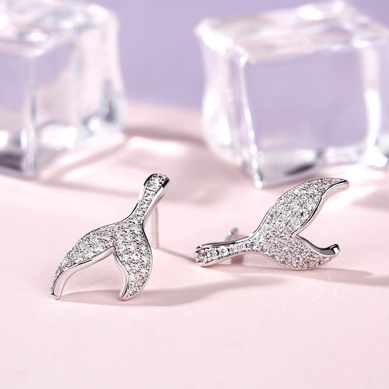 Jeulia "Dancing by the Moonlight" Sterling Silver Mermaid Tail Earrings