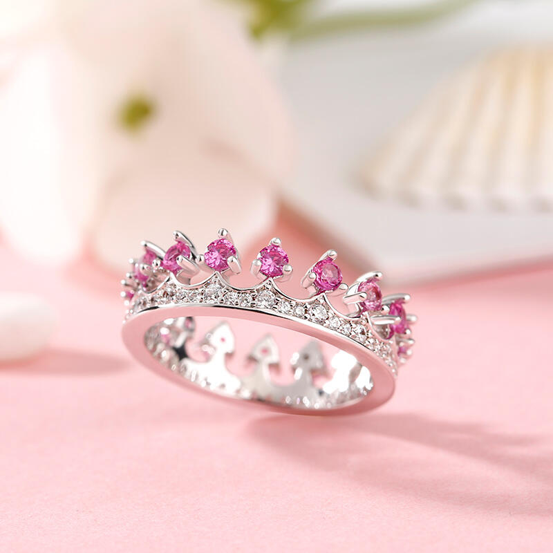 Jeulia "Be Your King" Sterling Silver Round Cut Ring