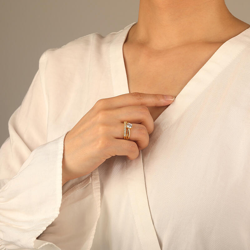 "Love Me More" Round Cut 2pcs Bridal Set