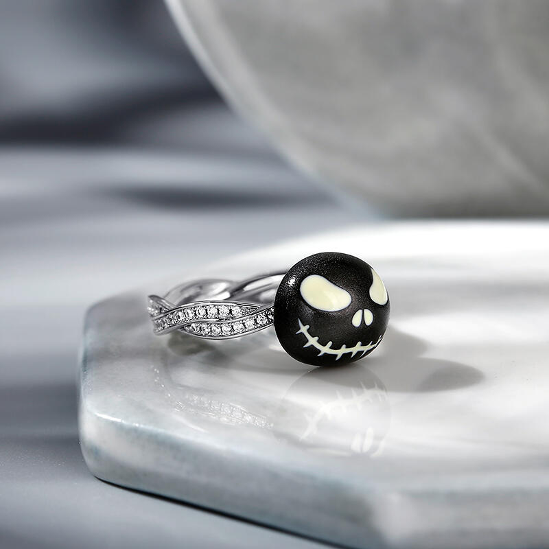 Jeulia "King of Night" Skull Design Luminous Sterling Silver Rotating Ring