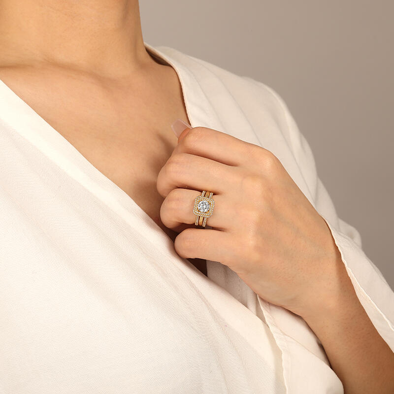 "Unwavering Love for you" Round Cut Bridal Set