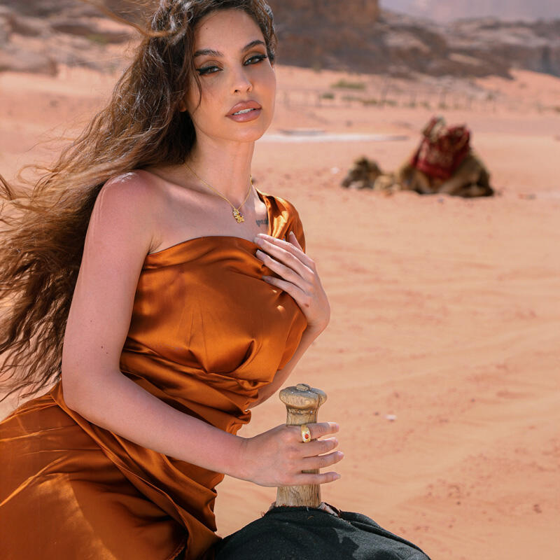 Jeulia x Leyla “Sunset Desert” Art Deco Golden Necklace Sterling Silver