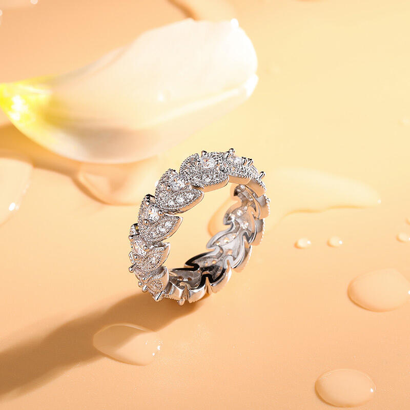 Jeulia "Ears of Wheat" Round Cut Sterling Silver Women's Band