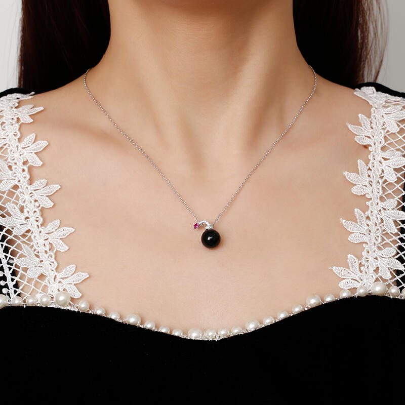 Jeulia Collar de plata esterlina con diseño de bomba con perla negra cultivada