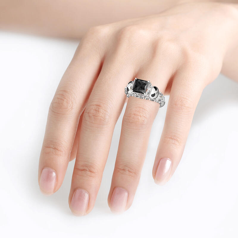 Jeulia Anillo de plata esterlina de corte princesa con diseño de calavera "Alma romántica"