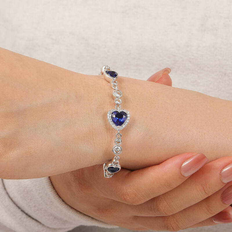 Jeulia Vintage Halo Heart Bracelet