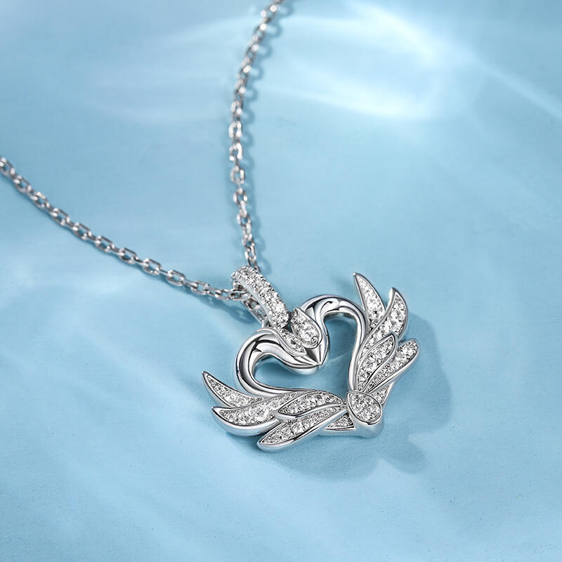 Jeulia Collar de Plata de Ley con Forma de Corazón de Cisne