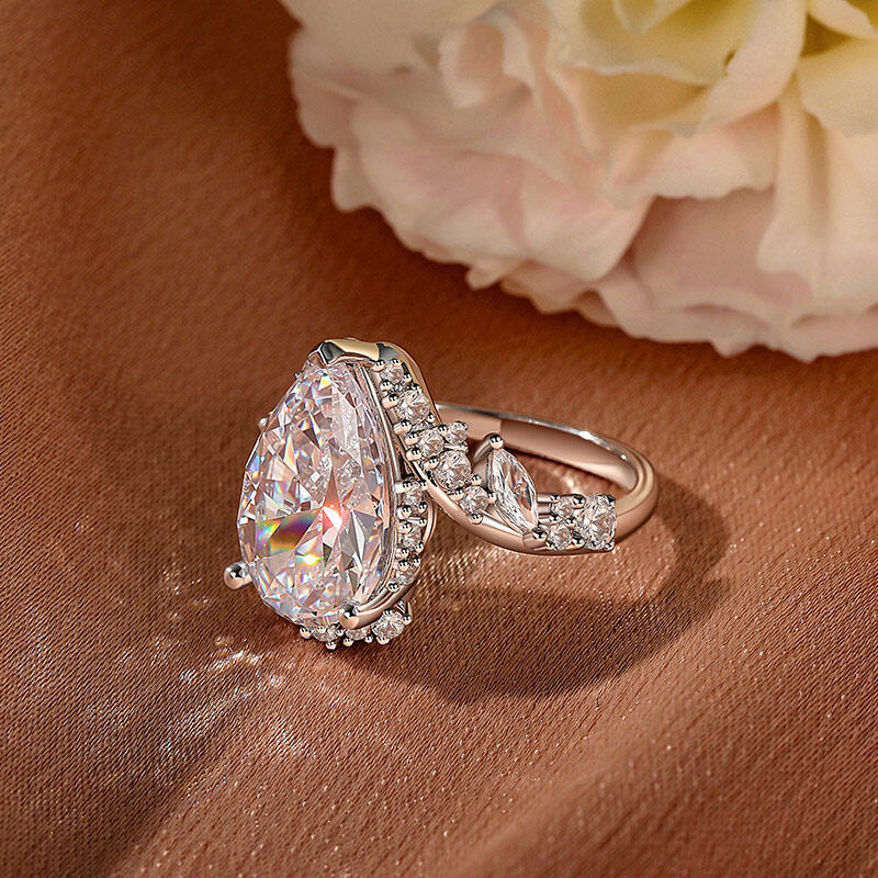 Jeulia Bypass Cluster Pear Shaped Engagement Ring