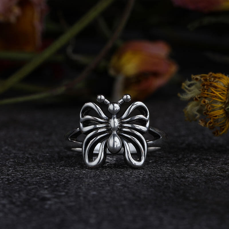 Jeulia Anillo gótico de mariposa de plata de ley