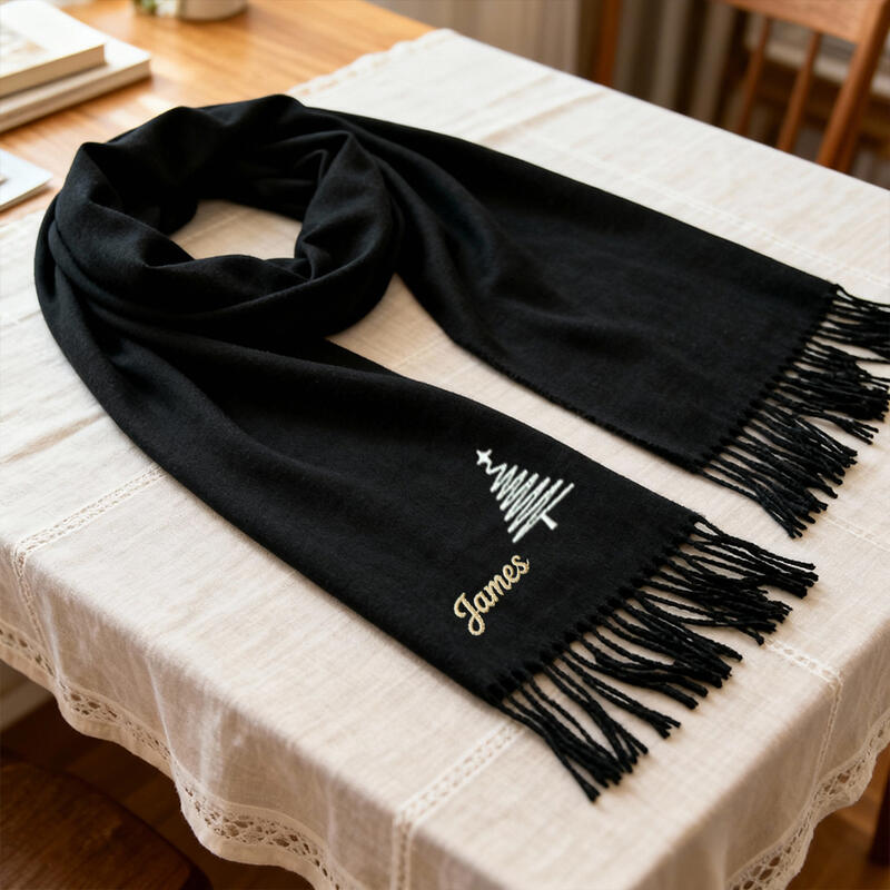 Personalisierter Schal mit gesticktem Namen Ein warmes Weihnachtsgeschenk für Ihre Lieben