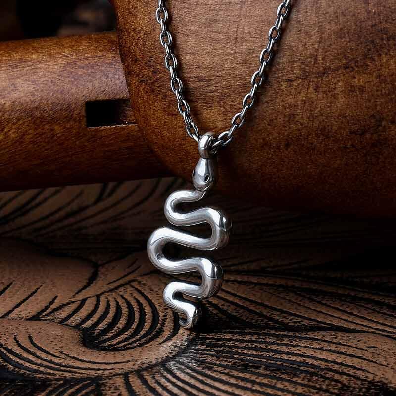 Jeulia "Black Mamba" Snake Sterling Silver Necklace