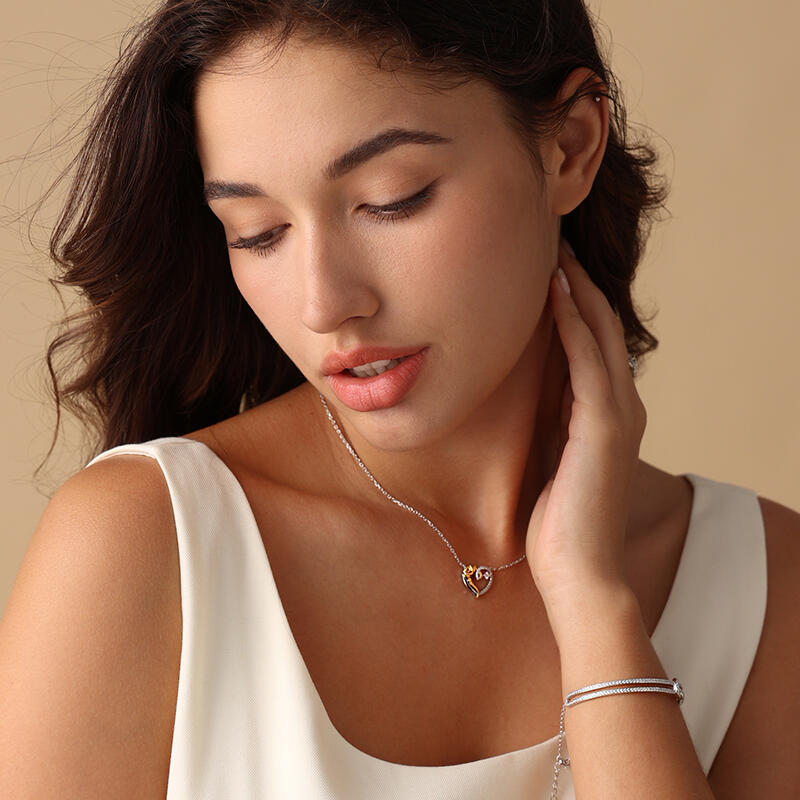 Jeulia Knot Design Sterling Silver Bangle Bracelet