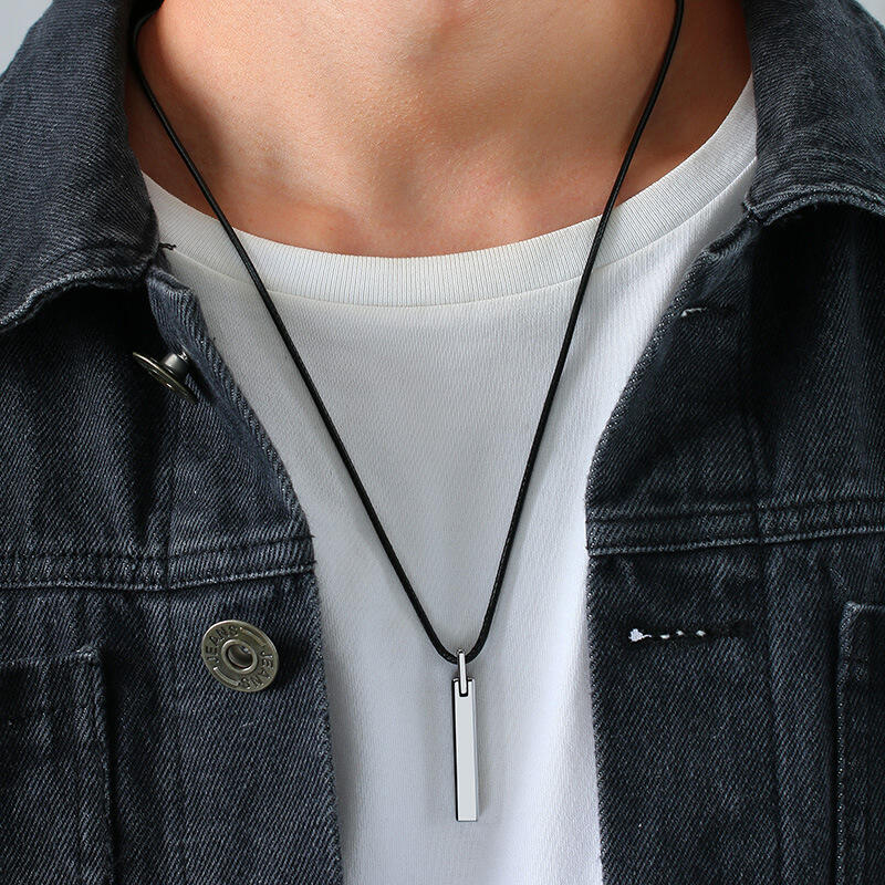 Jeulia Collar simple de acero de tungsteno para hombre