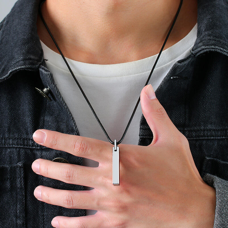Jeulia Collar simple de acero de tungsteno para hombre
