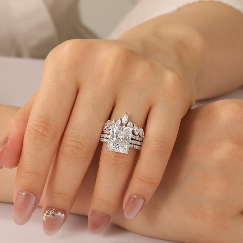 Jeulia Gorgeous Radiant Cut Engagement Ring Set 3PCS