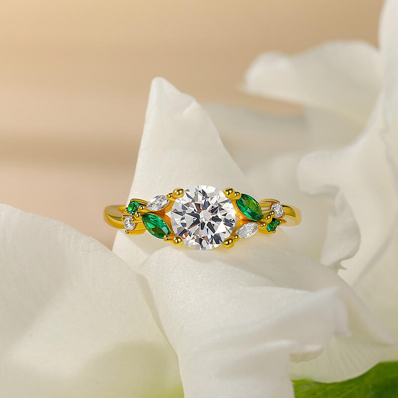 Jeulia Simple Custom Round Ring with Side Stone