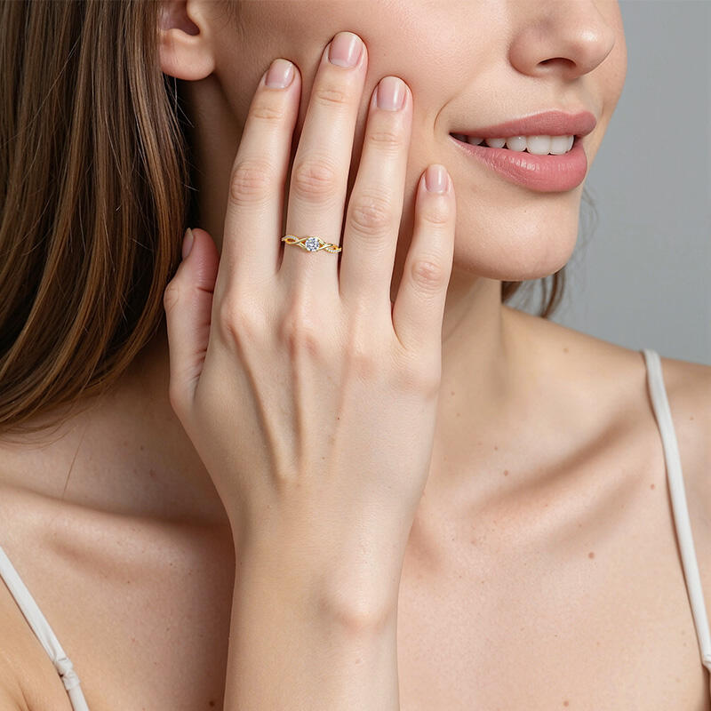 "Hier Mit Dir" Verlobungsring 0,5 ct Rundschliff mit Seitensteinen