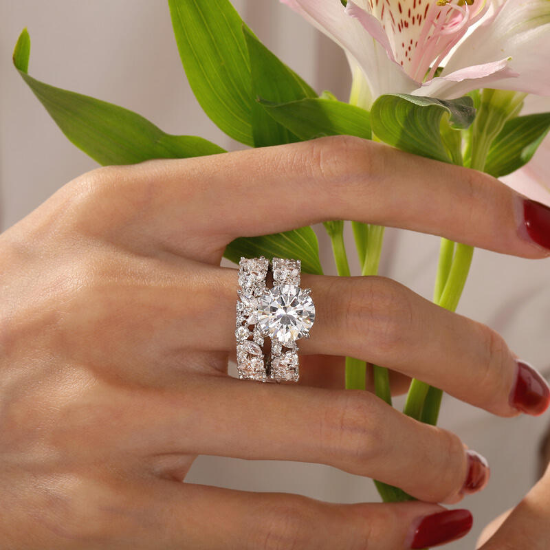 Jeulia Olivetta Round Cut Engagement Ring Set