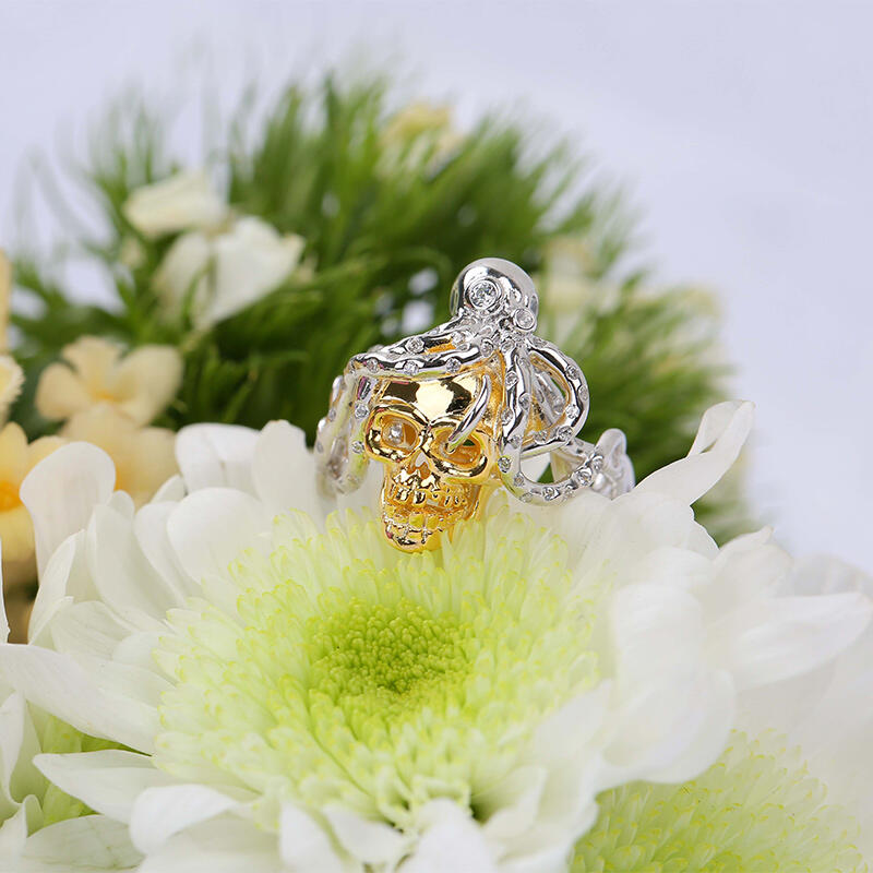 Jeulia Octopus Round Cut Sterling Silver Skull Ring
