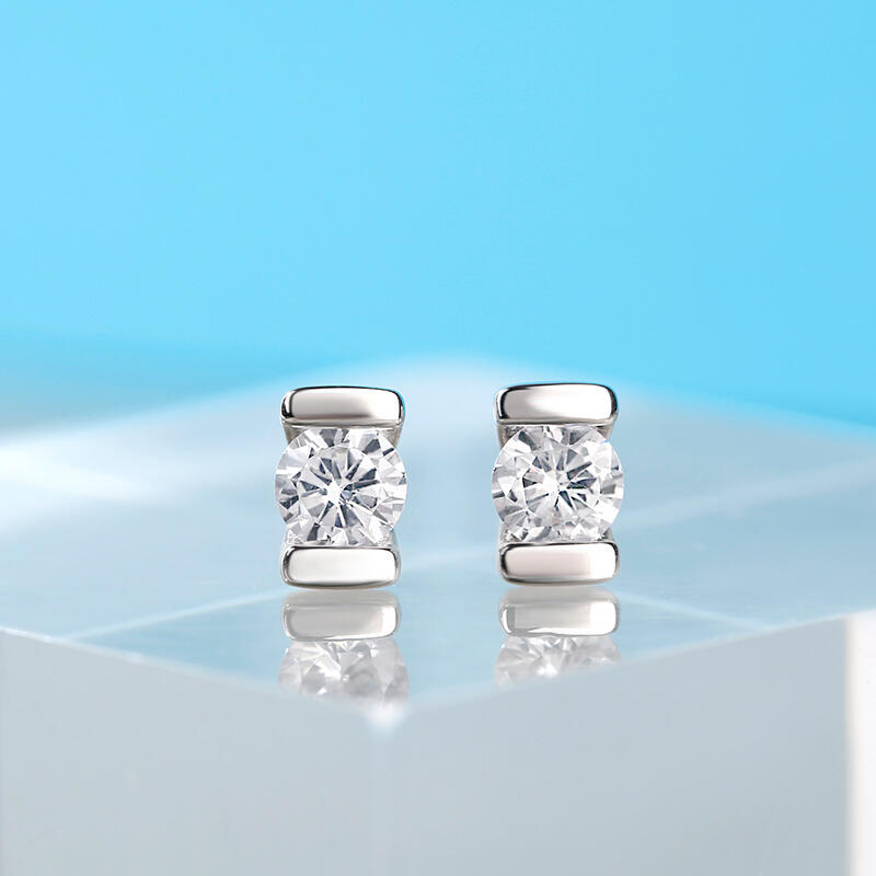 Jeulia Simple Round Cut Sterling Silver Earrings