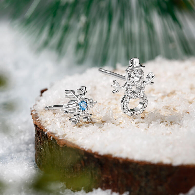 Jeulia "Merry Christmas" Snowman & Snowflake Design Sterling Silver Earrings