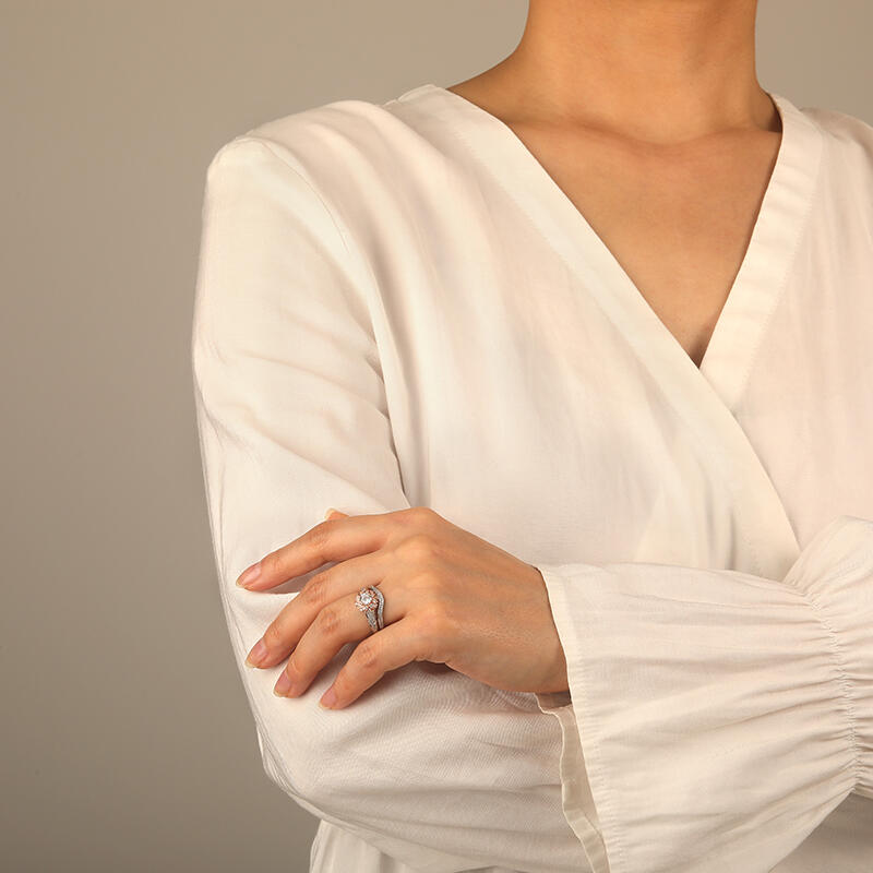 "With Every Beat Of My Heart" Round Cut 2pcs Cluster Bridal Set