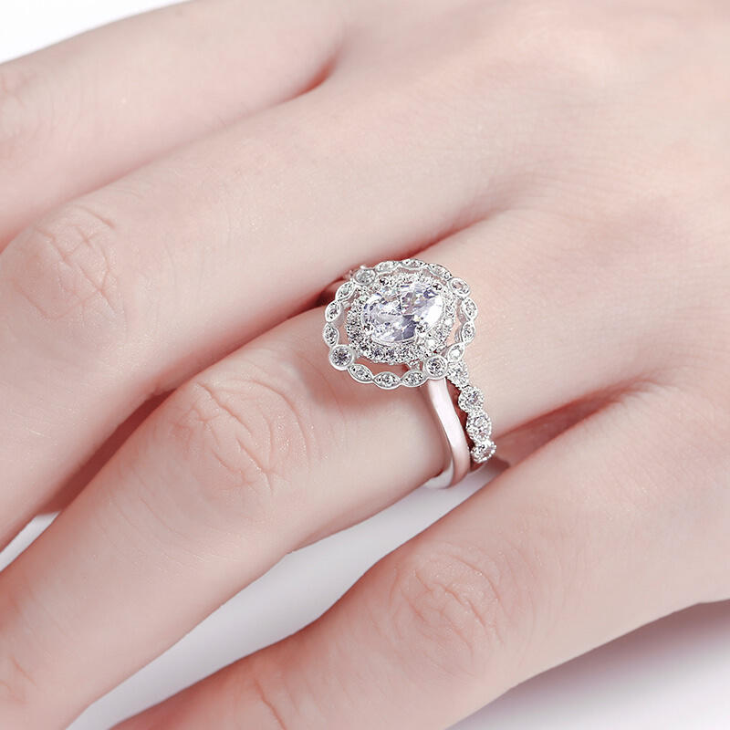 Jeulia Vintage Halo Oval Cut Sterling Silver Ring Set