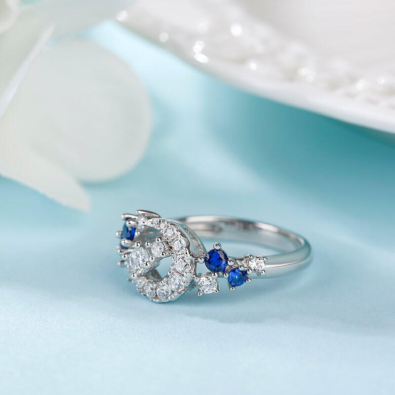 Jeulia Anillo de plata de ley con corte redondo y diseño de luna