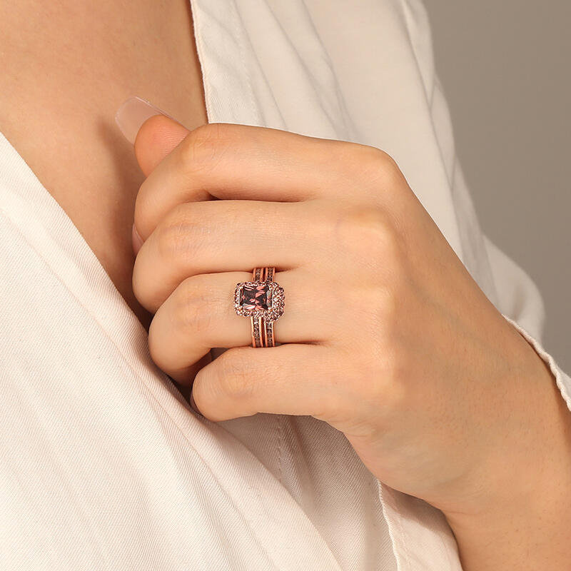 "Charming Light" Radiant Cut 2pcs Bridal Set