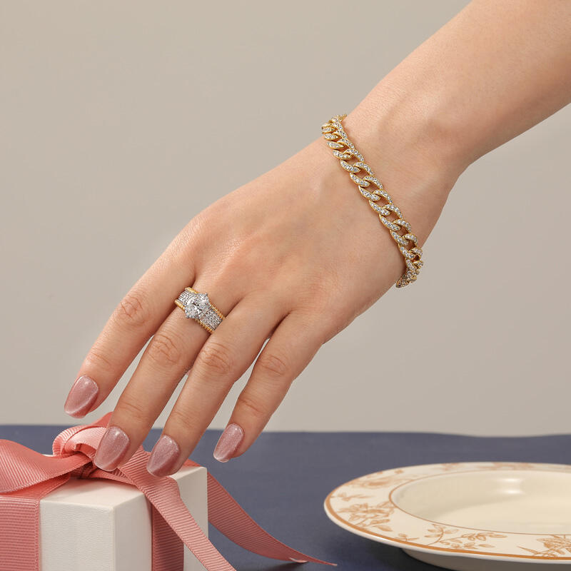 Jeulia Vintage Two Tone Halo Oval Cut Engagement Ring Sterling Silver