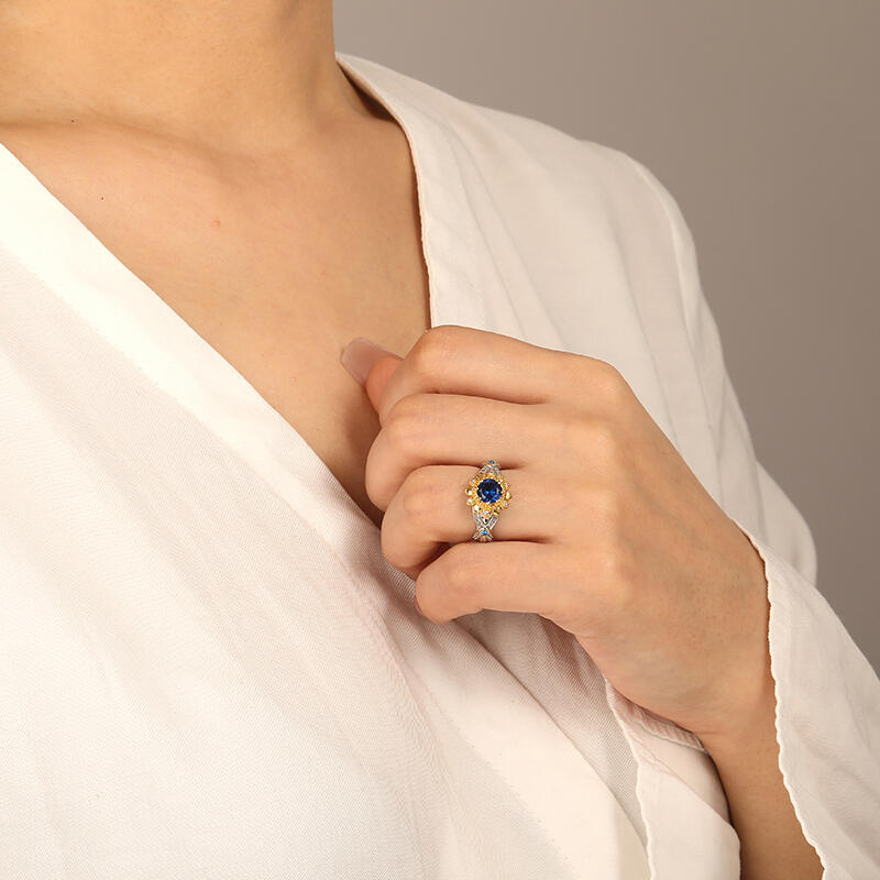 "Blooming In Sunshine" Round Cut Halo Engagement Ring