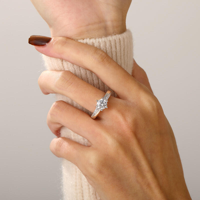 Jeulia Anillo Pavé Ondulado Clásico Corte Redondo Personalizado