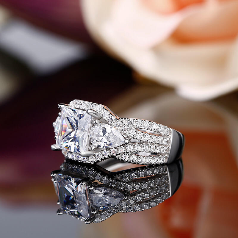 Jeulia Three Stone Princess Cut Sterling Silver Ring