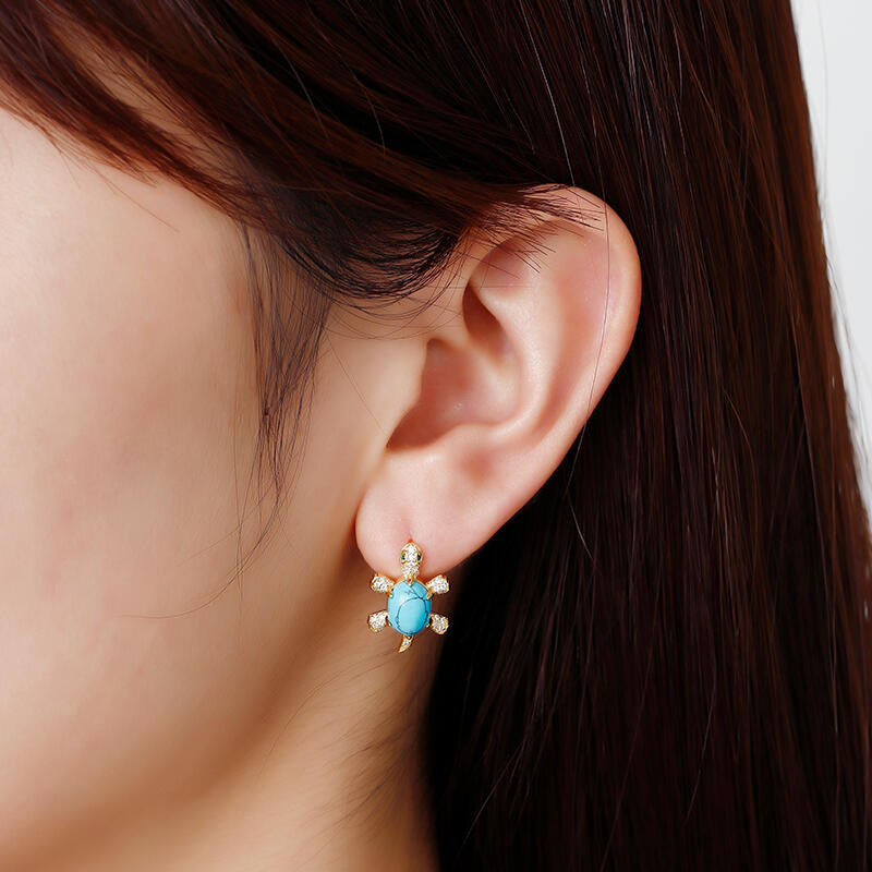 Jeulia "Wise Tortoise" Turquoise Design Sterling Silver Earrings