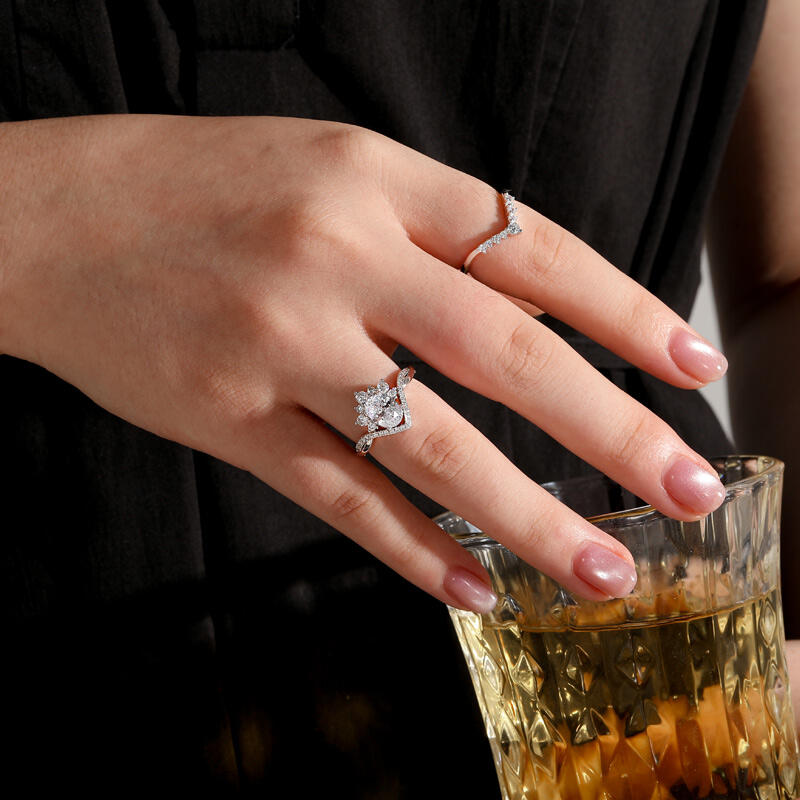 Jeulia Twisted Oval Halo Bridal Ring Set with Cluster Enhancer