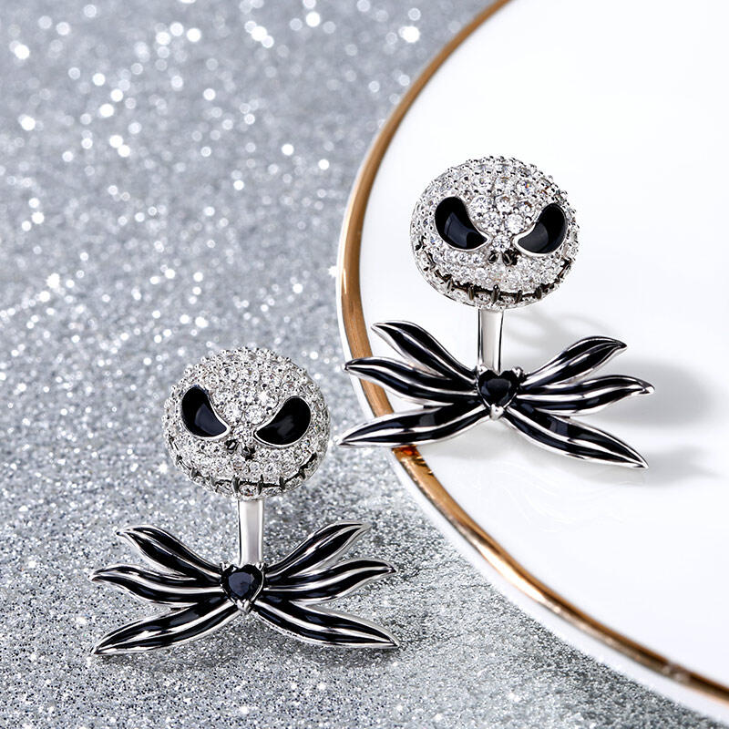 "Bat Bow Tie" Skull Heart Cut Sterling Silver örhängen