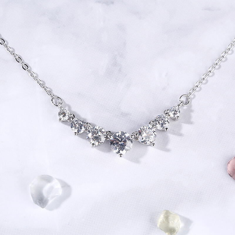 Jeulia Collar Clásico Colgante De Talla Redonda En Plta De Ley