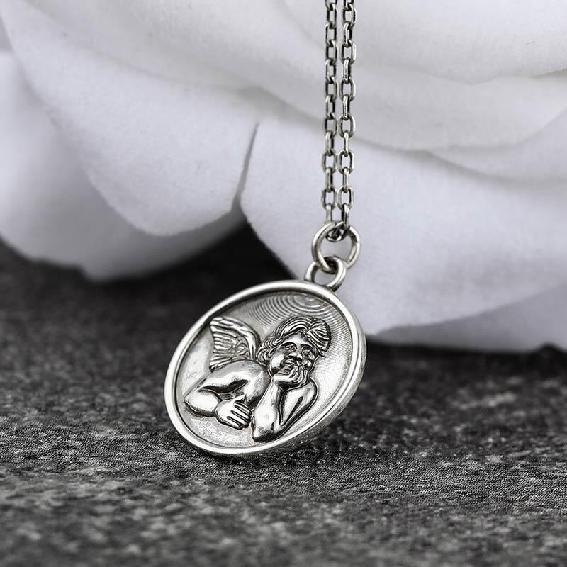 Jeulia Colgante con moneda redonda de angelito de plata de ley