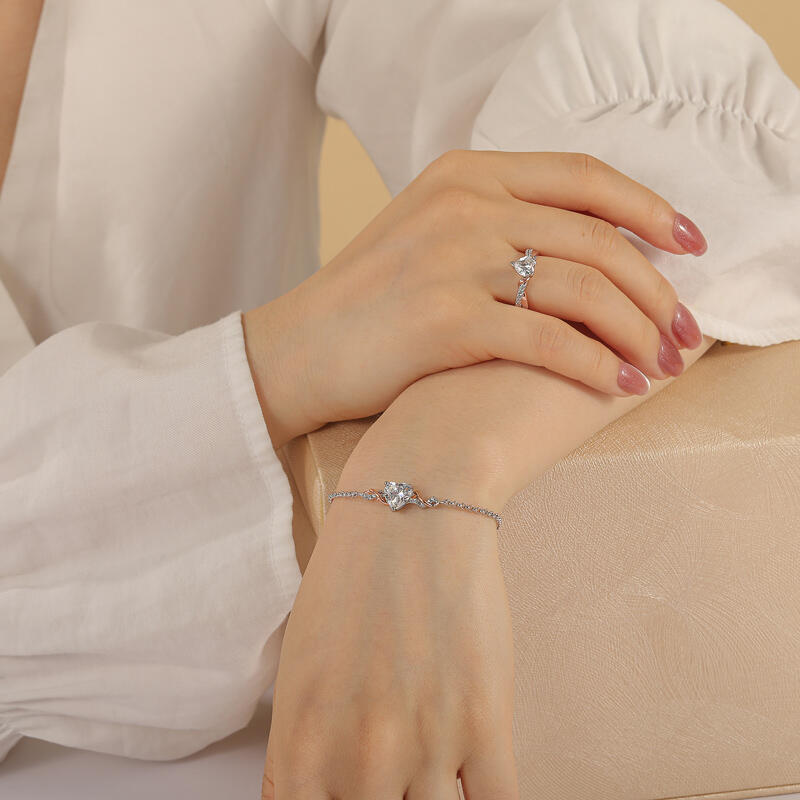 Jeulia Amore Bracelet Cœur Personnalisé à Vigne Épineuse avec Pierre de Naissance
