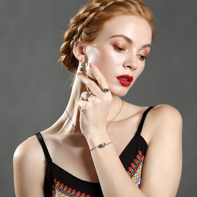 Jeulia Heart Leaves Rose Branch Bracelet