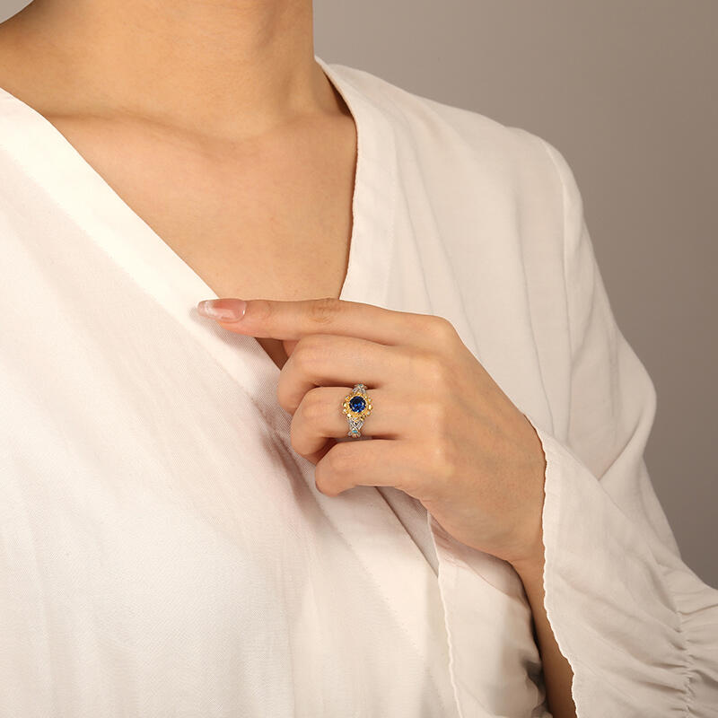 "Blooming In Sunshine" Round Cut Halo Engagement Ring