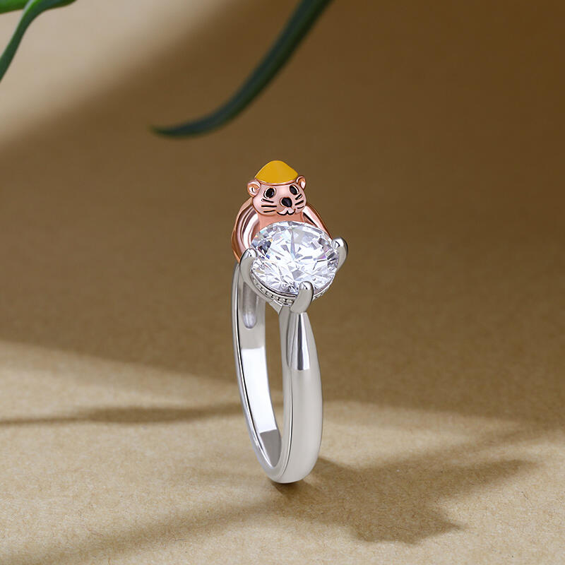 Jeulia Hug Me Anillo con la marmota de plata de ley de corte redondo