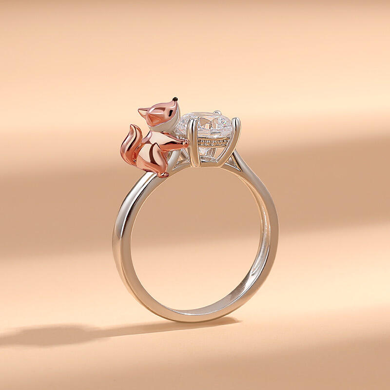 Jeulia Hug Me "Baby Fox" Round Cut Sterling Silver Ring