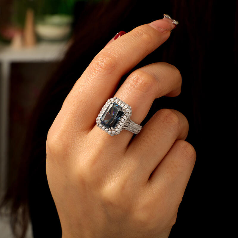 Jeulia "Captivating Brilliance" Emerald Cut Halo Sterling Silver Ring