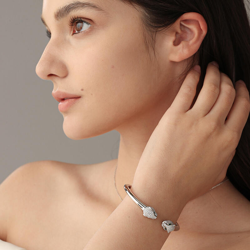 Jeulia "Wild Beauty" Two Leopard Sterling Silver Bangle