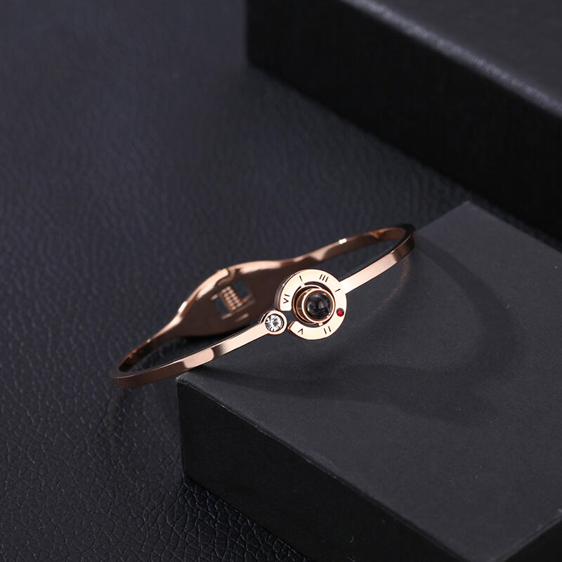 Bracciale Rigido Personalizzato con Proiezione di Foto