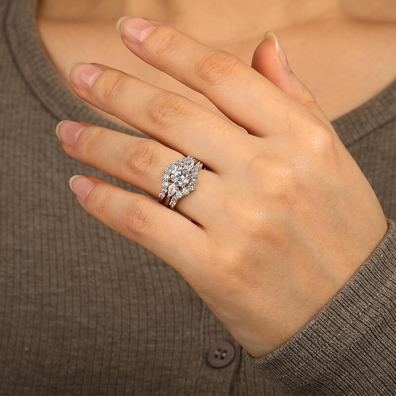 "I Do" Round Cut 3pcs Cluster Bridal Set